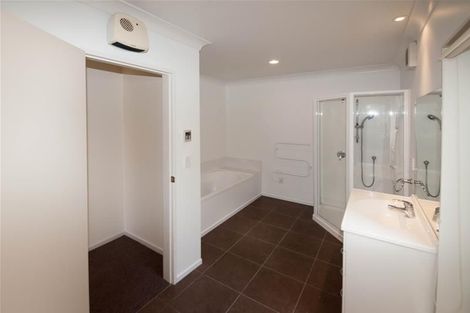 Photo of property in 18 Erlestoke Crescent, Churton Park, Wellington, 6037