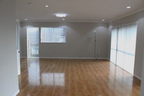 Photo of property in 6 Veagh Place, Highland Park, Auckland, 2010