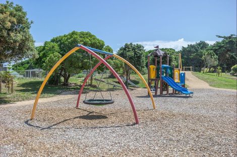 Photo of property in 13 Koputara Road, Himatangi Beach, Foxton, 4891