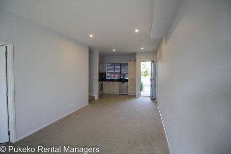 Photo of property in 26/11 Ray Small Drive, Papakura, 2110