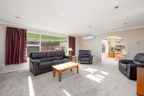 Photo of property in 38 Highland Place, Avonhead, Christchurch, 8042