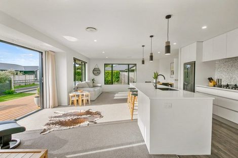 Photo of property in 7 Terli Way, Glen Avon, New Plymouth, 4312