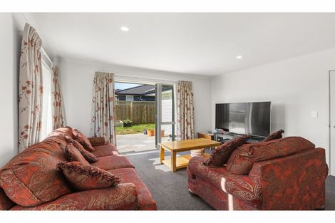 Photo of property in 4 Plescher Crescent, Leamington, Cambridge, 3432