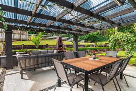 Photo of property in 16 Whaka Street, Maungaturoto, 0520