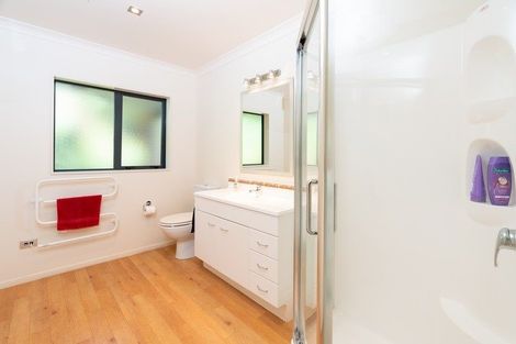 Photo of property in 4 Stoneleigh Grove, Paraparaumu, 5032