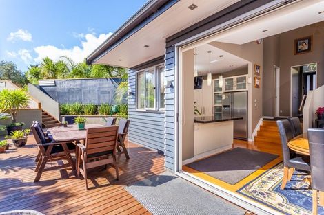 Photo of property in 111 Wirihana Road, Titirangi, Auckland, 0604