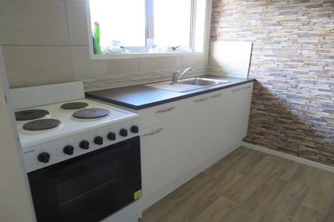 Photo of property in 2/17 Waimahia Avenue, Weymouth, Auckland, 2103