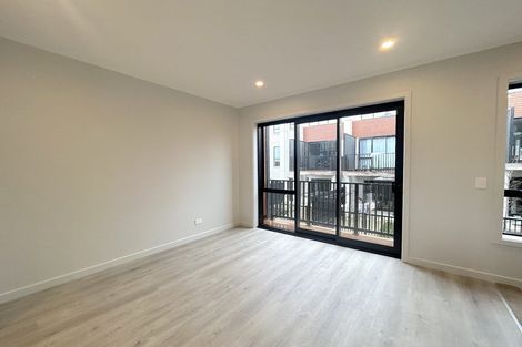 Photo of property in 5/35 Marine Parade, Hobsonville, Auckland, 0616