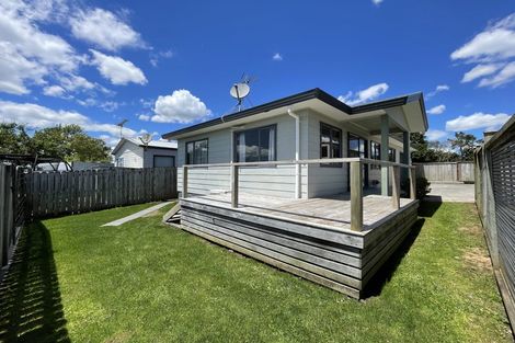 Photo of property in 120 Gossamer Drive, Pakuranga Heights, Auckland, 2010