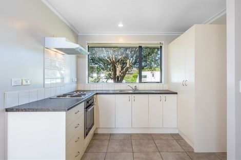 Photo of property in 30 Misty Valley Drive, Henderson, Auckland, 0612