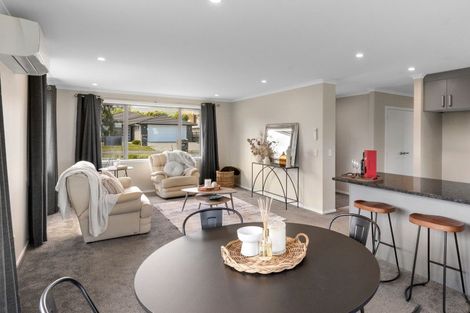 Photo of property in 4 Pohatu Lane, Otaki, 5512