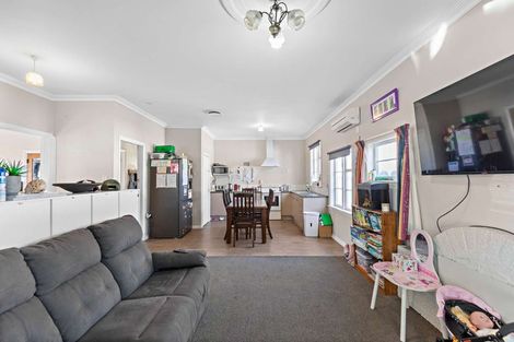 Photo of property in 15 Liverpool Street, Levin, 5510