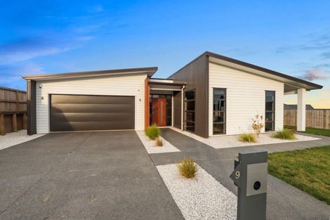 Photo of property in 9 Waireka Road, Rototuna North, Hamilton, 3210