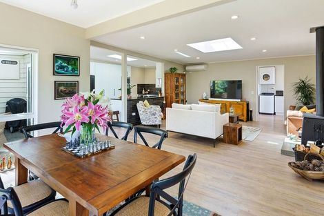 Photo of property in 16 Sunny Glen, Waikanae, 5036