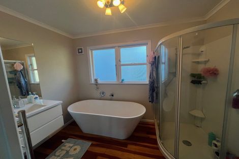 Photo of property in 113 Parkvale Road, Karori, Wellington, 6012