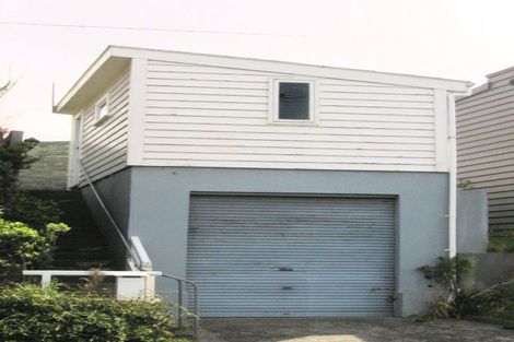 Photo of property in 168 The Ridgeway, Mornington, Wellington, 6021