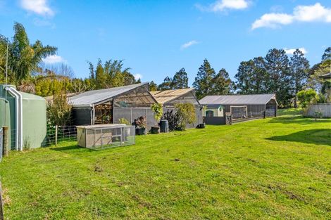 Photo of property in 202 Muriwai Valley Road, Muriwai, Waimauku, 0881