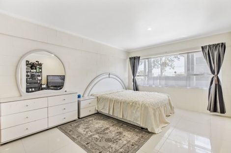 Photo of property in 17 Freshney Place, Hillpark, Auckland, 2102