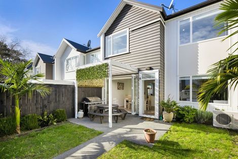 Photo of property in 15 Watermill Lane, Silverdale, 0932