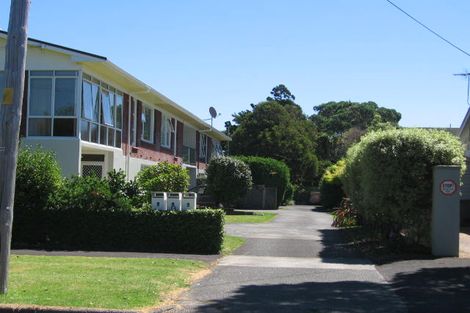 Photo of property in 3/13 Pierce Road, Milford, Auckland, 0620