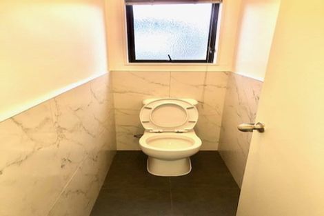 Photo of property in 61a Farquhar Road, Glendene, Auckland, 0602