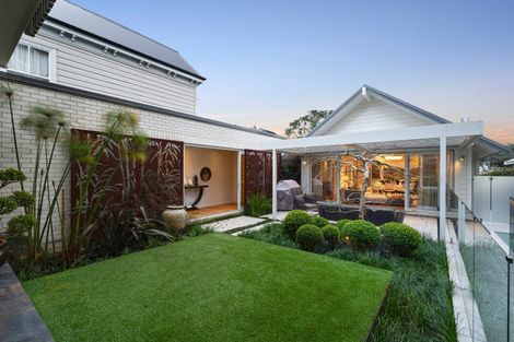 Photo of property in 27 Clifton Road, Herne Bay, Auckland, 1011