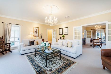 Photo of property in 35 Cashmere Drive, Fitzherbert, Palmerston North, 4410