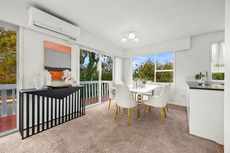 Photo of property in 13 Booralee Avenue, Botany Downs, Auckland, 2010