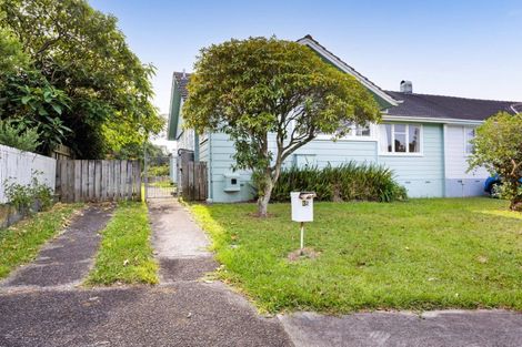 Photo of property in 12 Grenville Street, Marfell, New Plymouth, 4310