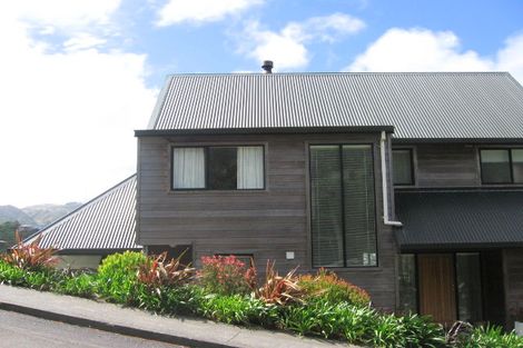 Photo of property in 2 Cavalry Close, Crofton Downs, Wellington, 6035