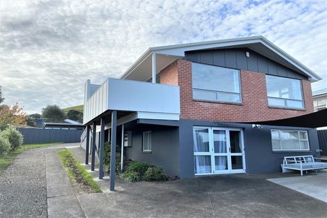 Photo of property in 115 Wallace Road, Mangere Bridge, Auckland, 2022