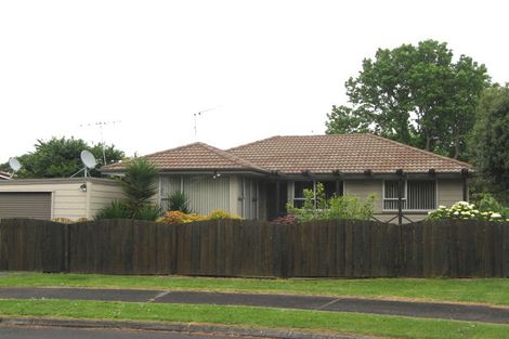 Photo of property in 12 Kirrama Place, Conifer Grove, Takanini, 2112