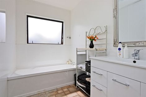 Photo of property in 1009 Reka Street, Akina, Hastings, 4122