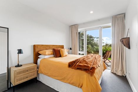 Photo of property in 31 Brick Bay Drive, Sandspit, Warkworth, 0982