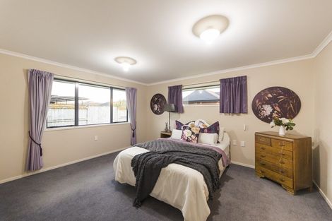 Photo of property in 10 Brooklyn Heights Drive, Kelvin Grove, Palmerston North, 4414