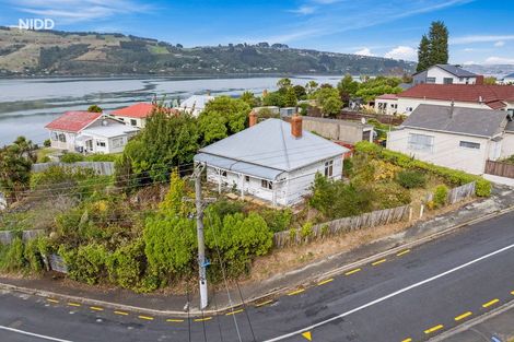 Photo of property in 1 Athol Place, Ravensbourne, Dunedin, 9022