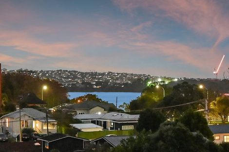 Photo of property in Frank Sargeson Apts, 401/74 Anzac Street, Takapuna, Auckland, 0622