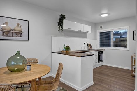 Photo of property in 38c Breakwater Road, Moturoa, New Plymouth, 4310