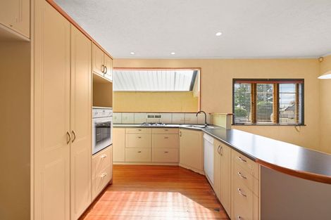 Photo of property in 32 Forest Lake Road, Forest Lake, Hamilton, 3200