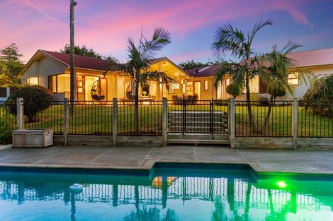 Photo of property in 15 Kaipara Road, Papakura, 2582