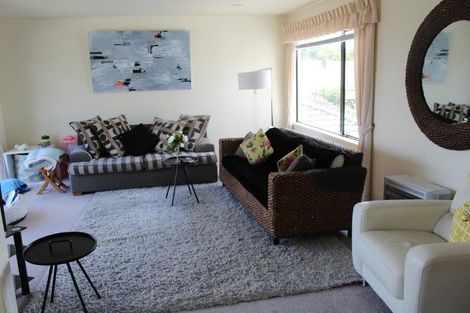 Photo of property in 2/18 Gillard Place, Eastern Beach, Auckland, 2012