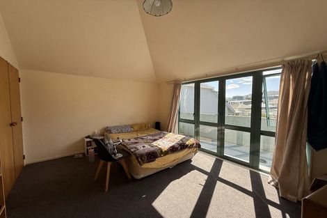 Photo of property in 5 Oak Grove, Mount Cook, Wellington, 6011
