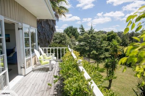 Photo of property in 33 Scott Road, Stanmore Bay, Whangaparaoa, 0932
