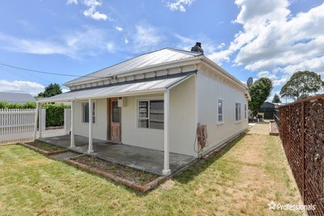 Photo of property in 1 Hereford Drive, Carterton, 5713