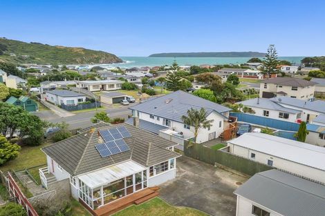 Photo of property in 37 Main Road, Titahi Bay, Porirua, 5022