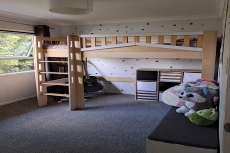 Photo of property in 15 Mile Place, Henderson, Auckland, 0612