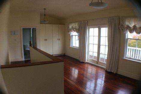 Photo of property in Rosemere Backpackers, 6 Macdonald Crescent, Te Aro, Wellington, 6011