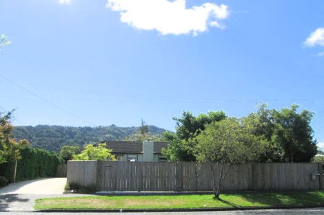 Photo of property in 18 Davis Crescent, Elderslea, Upper Hutt, 5018