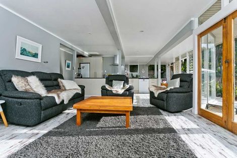 Photo of property in 12 Killarney Avenue, Torbay, Auckland, 0630