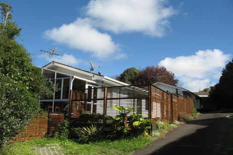 Photo of property in 2/33 Rotoiti Avenue, Pakuranga Heights, Auckland, 2010